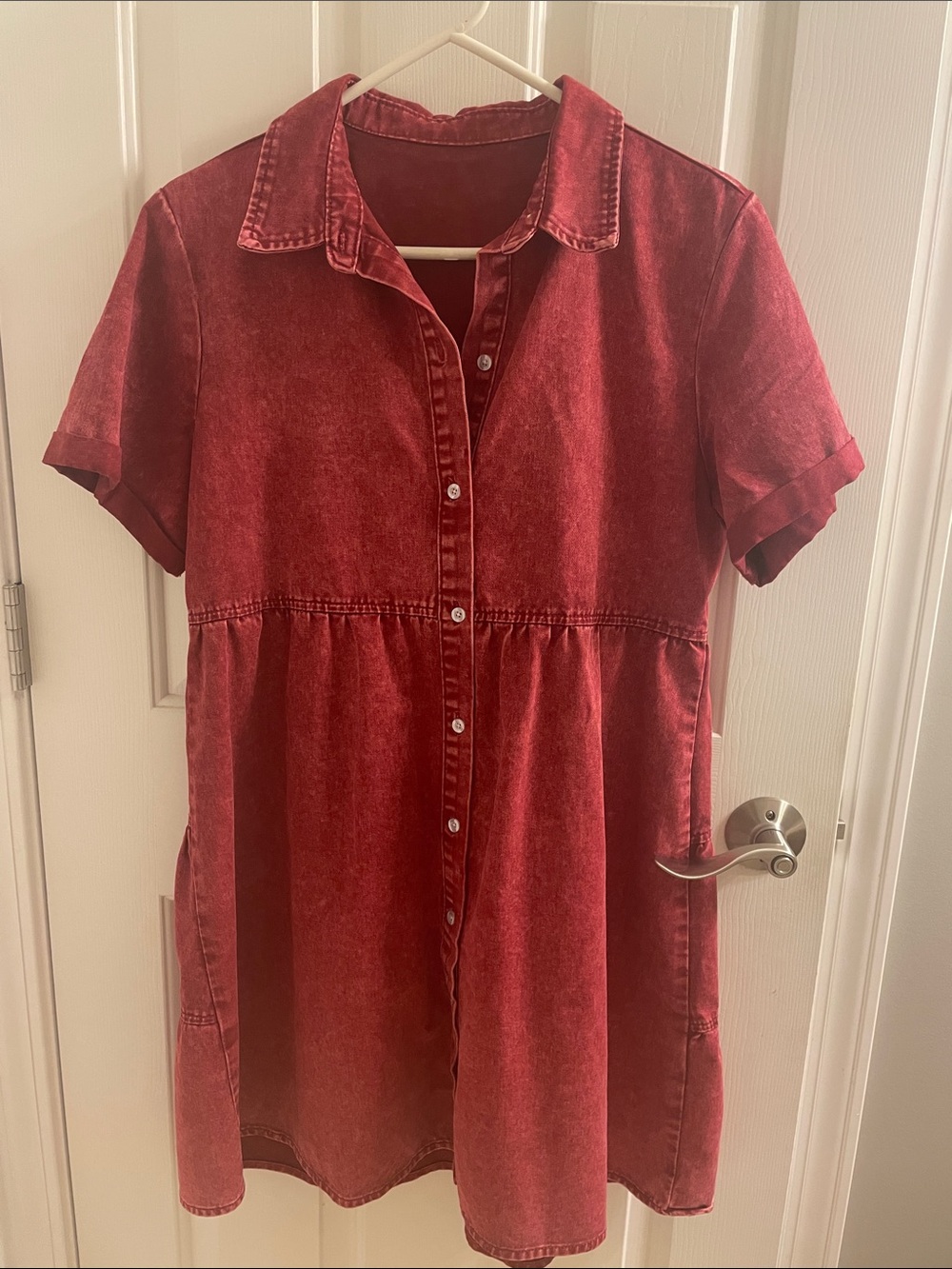 Short Sleeve Button-Front Dress in Washed Red size medium